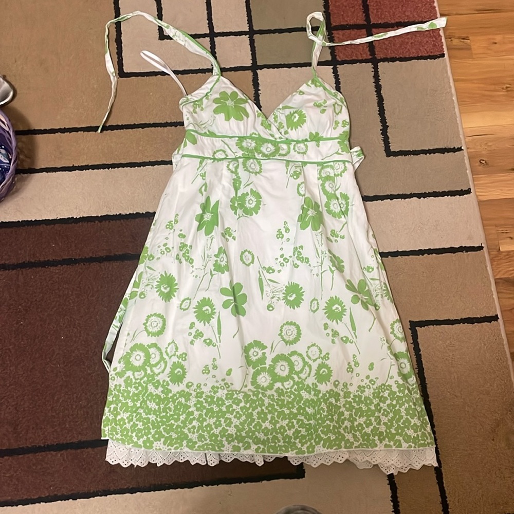 Size 11 green and white spring dress